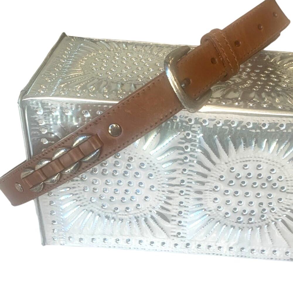 Fossil Studded Genuine Leather Belt  Medium 1”x 30” Brown Silver Conch